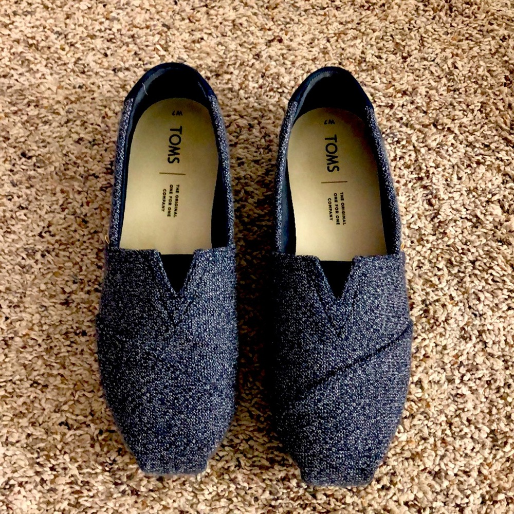 Navy Toms